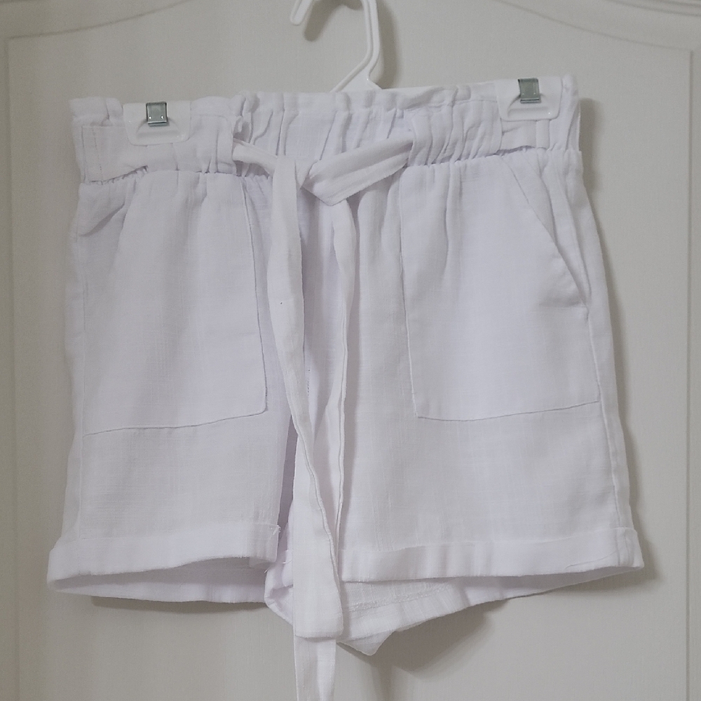 Hot Kiss Size M White 100% Cotton Paper Bag Shorts, Gently Used Condition